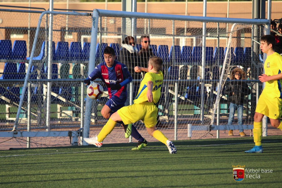 Yecla C.F. vs Cadete B - Jornada 8 - 2019